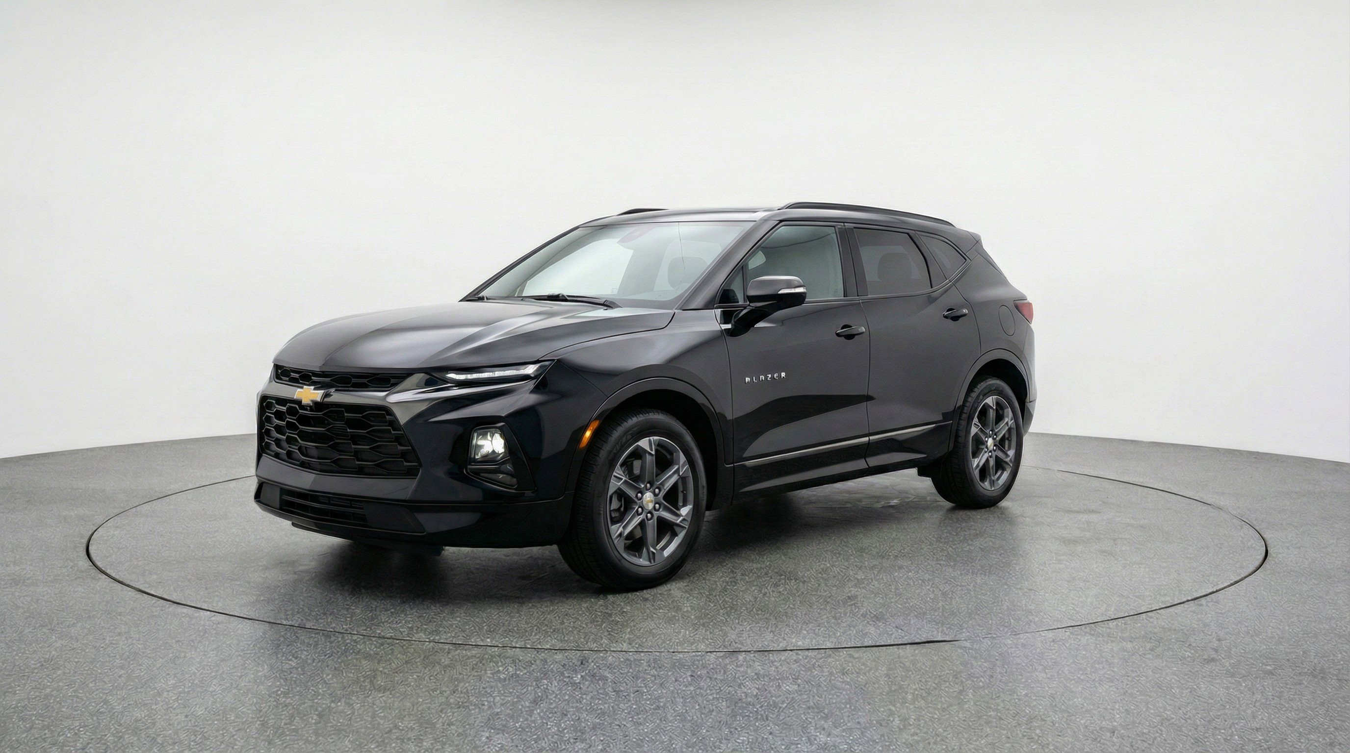 Used 2025 Chevrolet Blazer LT image 3