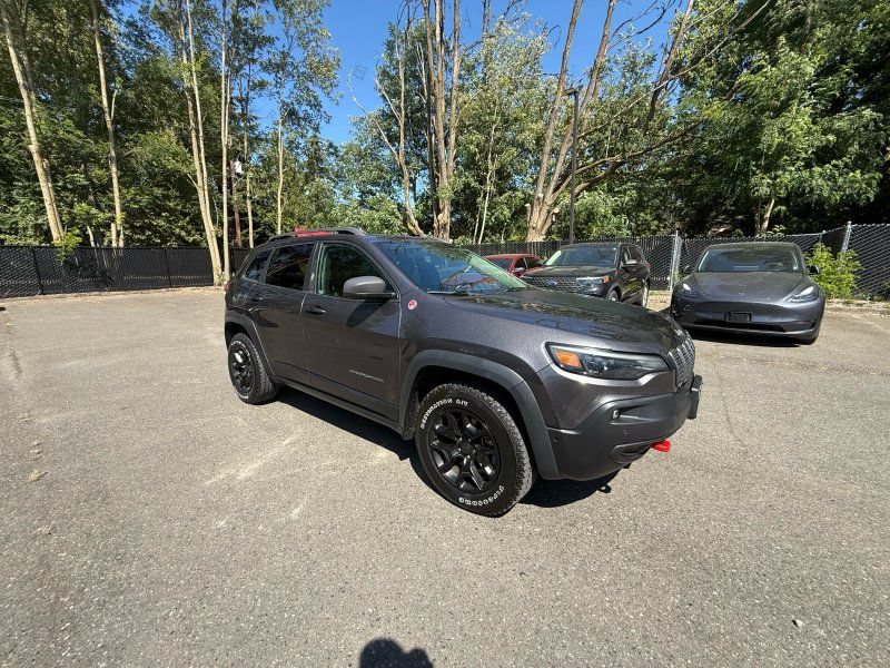 Used 2019 Jeep Cherokee Trailhawk AWD/4WD image 7