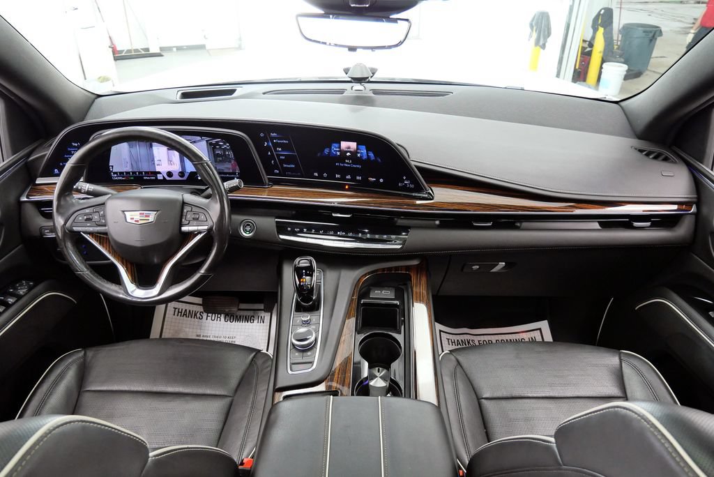 Used 2021 Cadillac Escalade ESV Premium Luxury AWD/4WD image 23