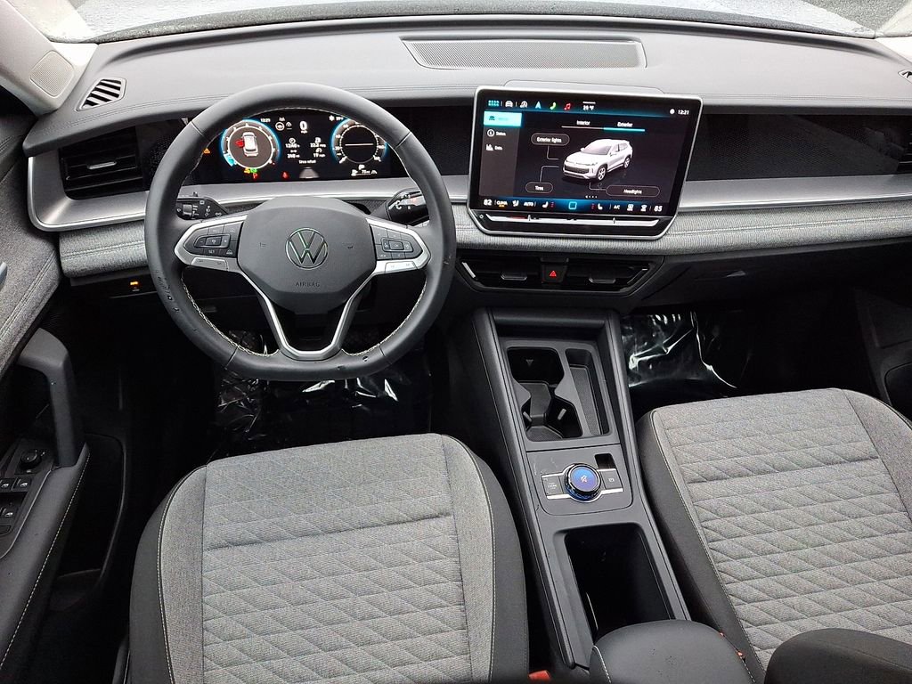 Used 2025 Volkswagen Tiguan S image 10