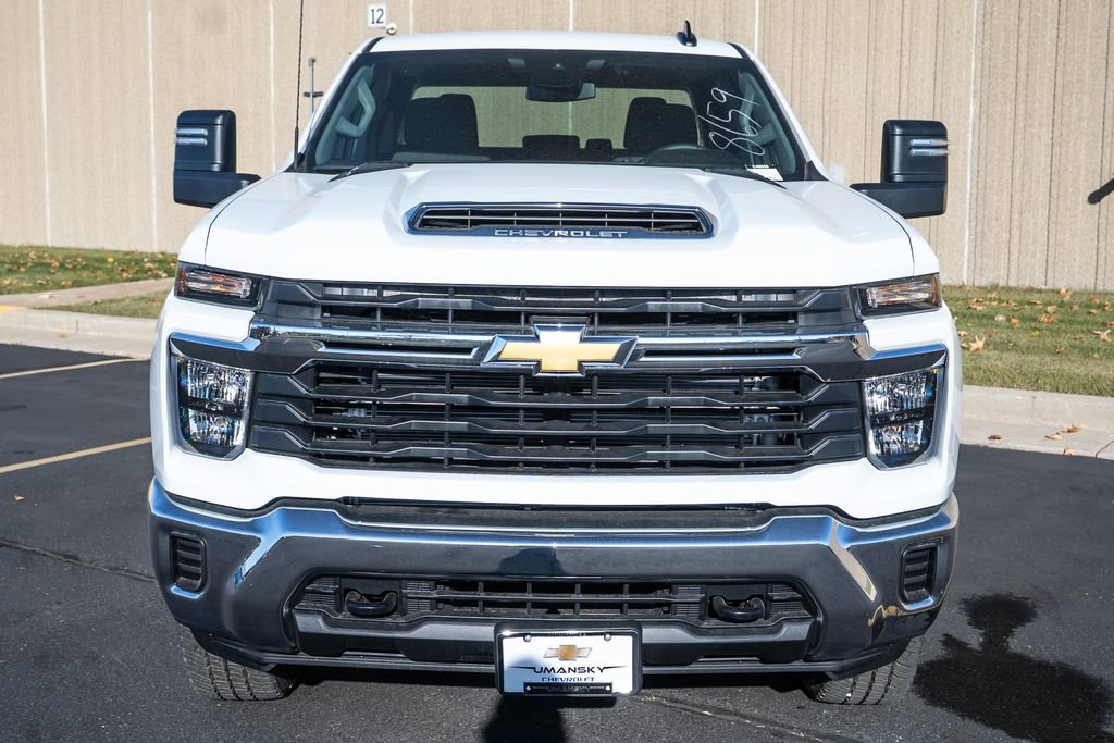 New 2026 Chevrolet Silverado 3500 LT image 3