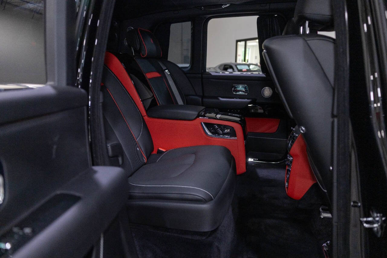 Used 2020 Rolls-Royce Cullinan AWD/4WD image 35