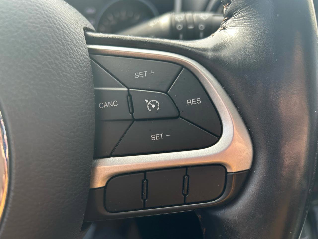 Used 2019 Jeep Compass Limited AWD/4WD image 19