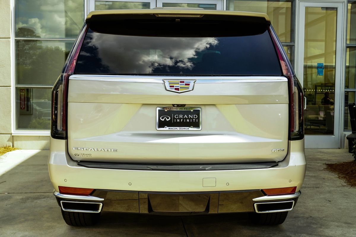 Used 2022 Cadillac Escalade Premium Luxury image 11