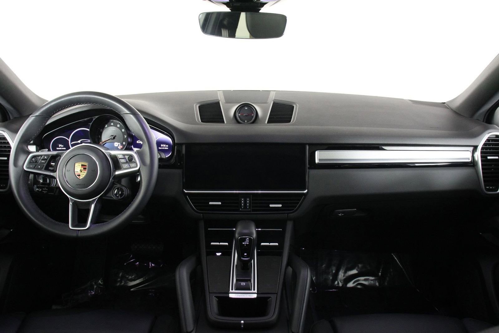 Certified 2023 Porsche Cayenne Platinum Edition image 11