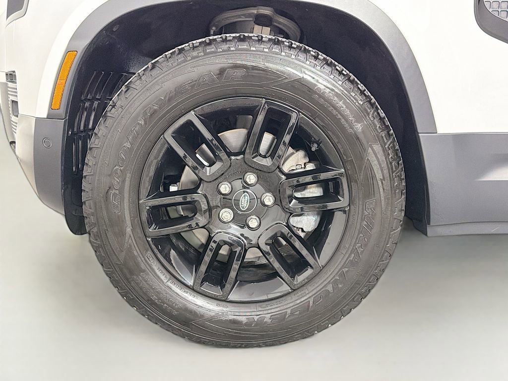 Certified 2023 Land Rover Defender 110 S AWD/4WD image 33