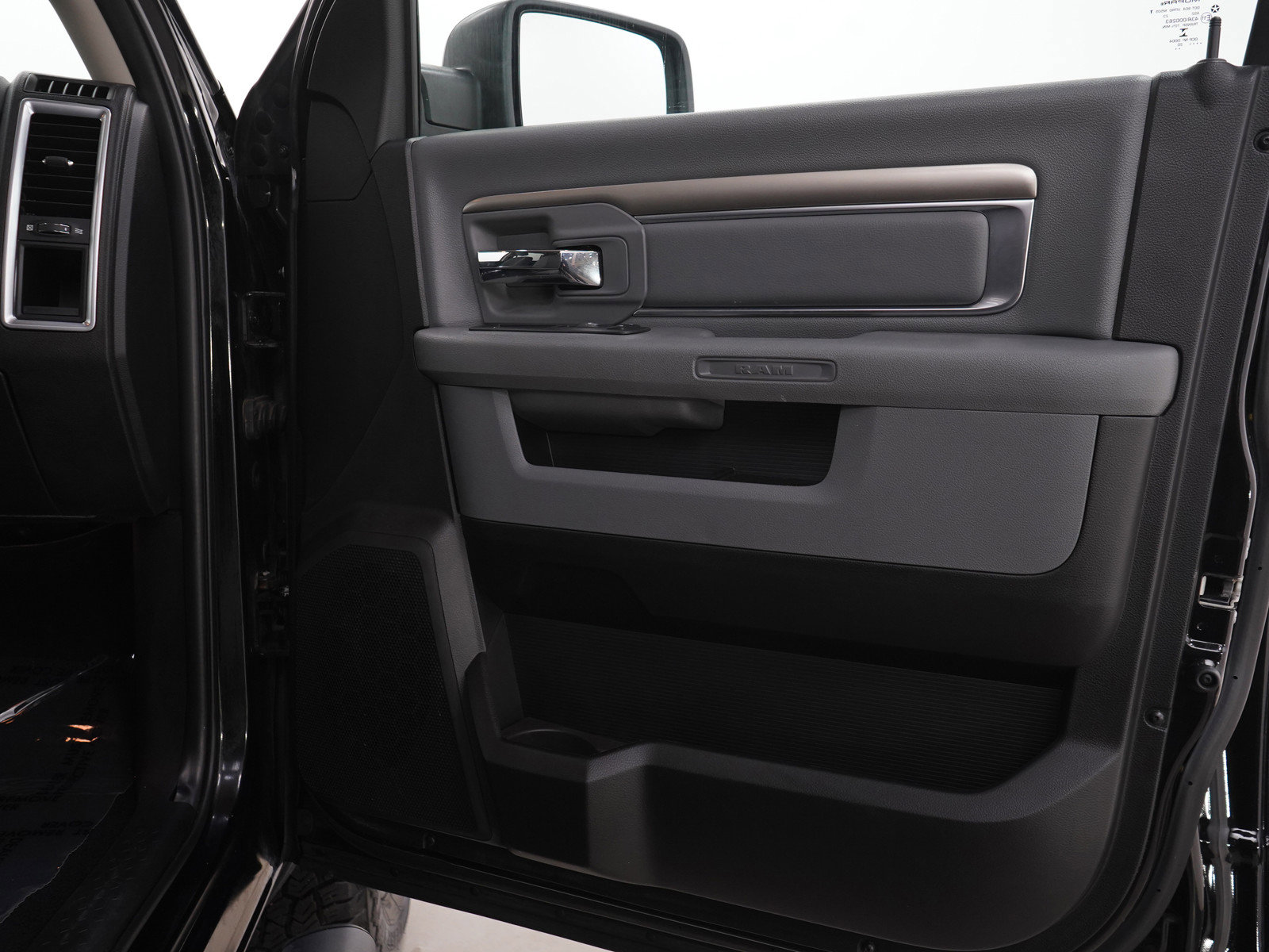 Used 2020 RAM 1500 Classic Warlock AWD/4WD image 9
