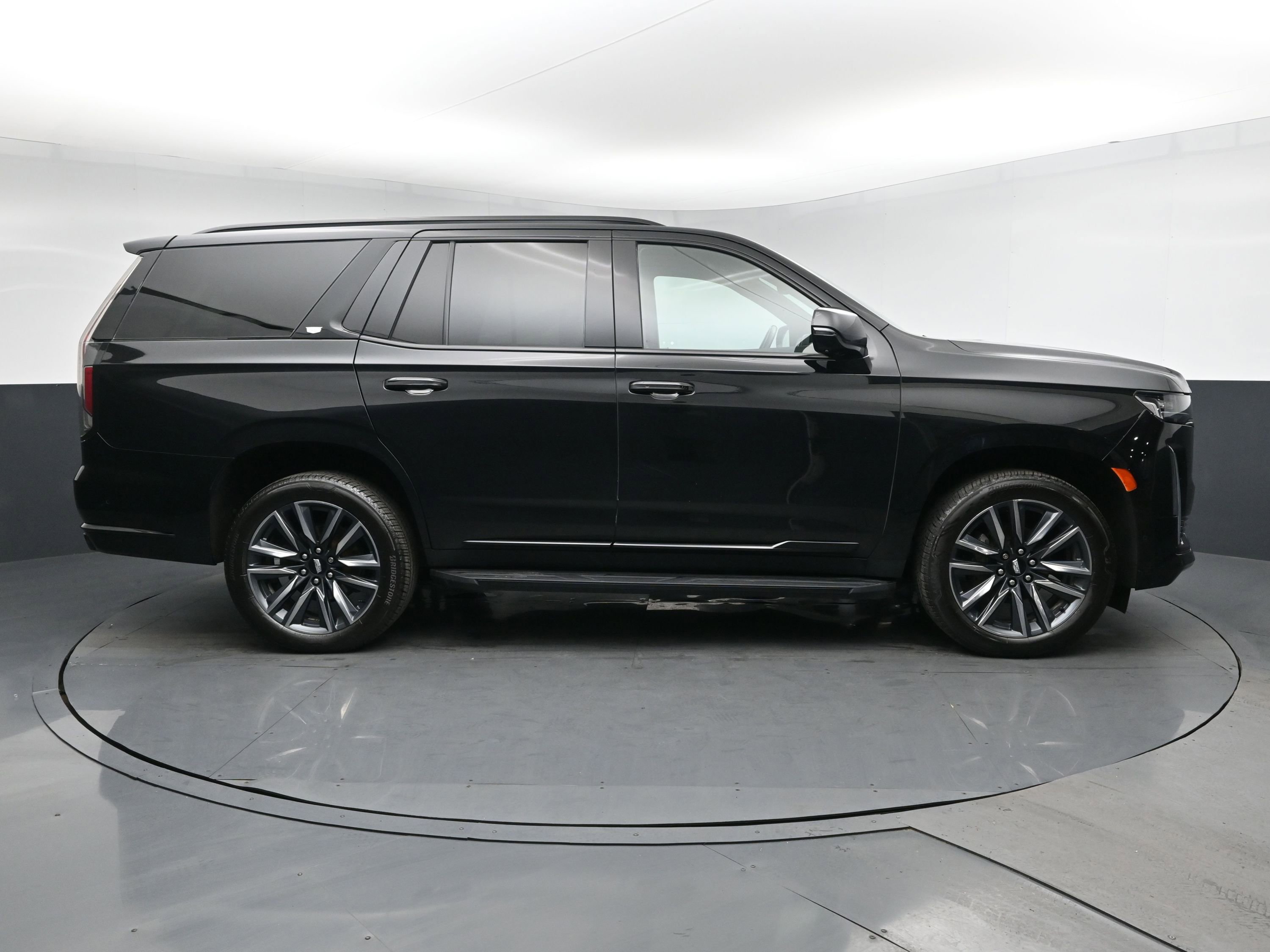 Used 2022 Cadillac Escalade Sport AWD/4WD image 3