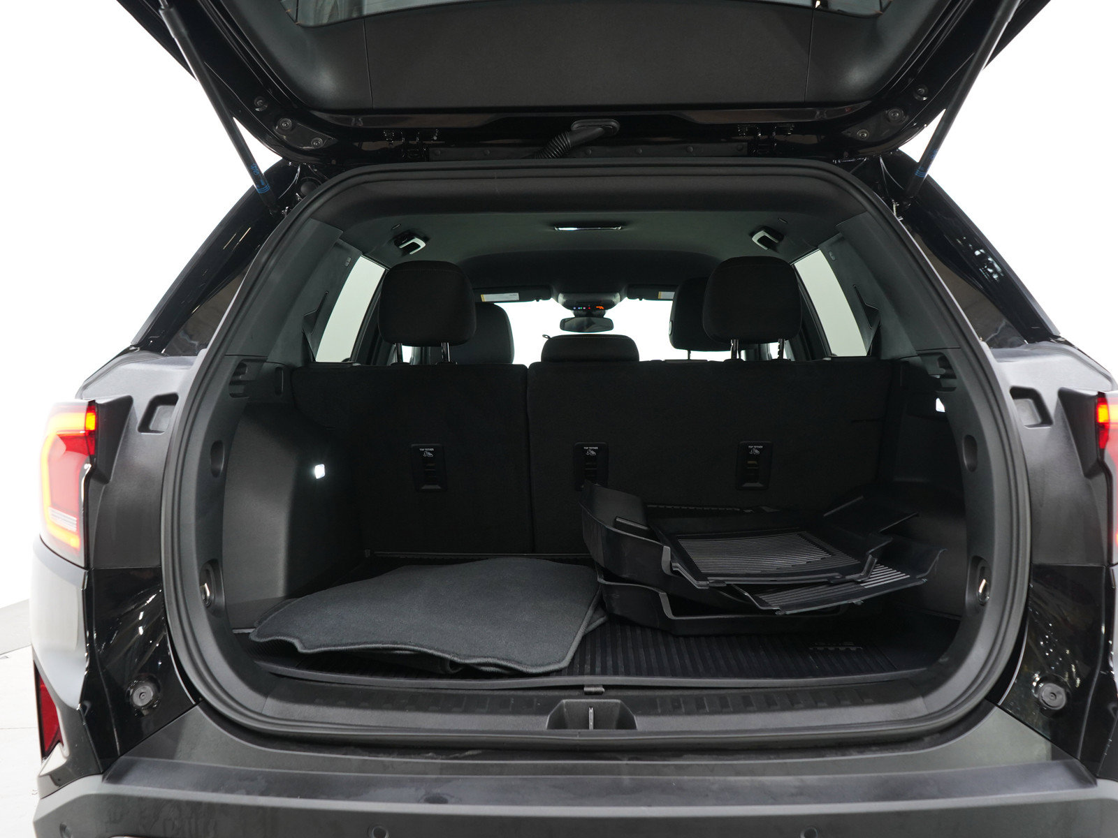 Used 2026 GMC Terrain Elevation w/ LPO, Floor Liner Package AWD/4WD image 16