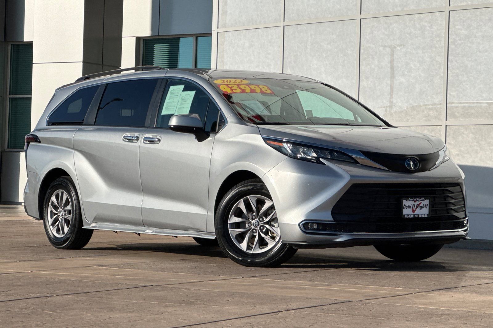 Certified 2023 Toyota Sienna XLE image 2