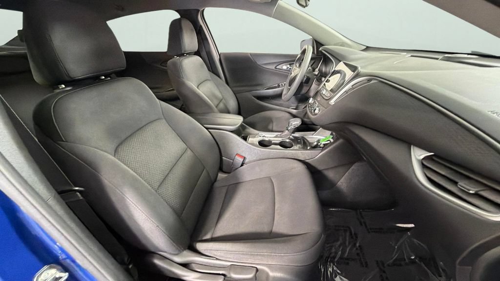 Used 2023 Chevrolet Malibu LT FWD image 32