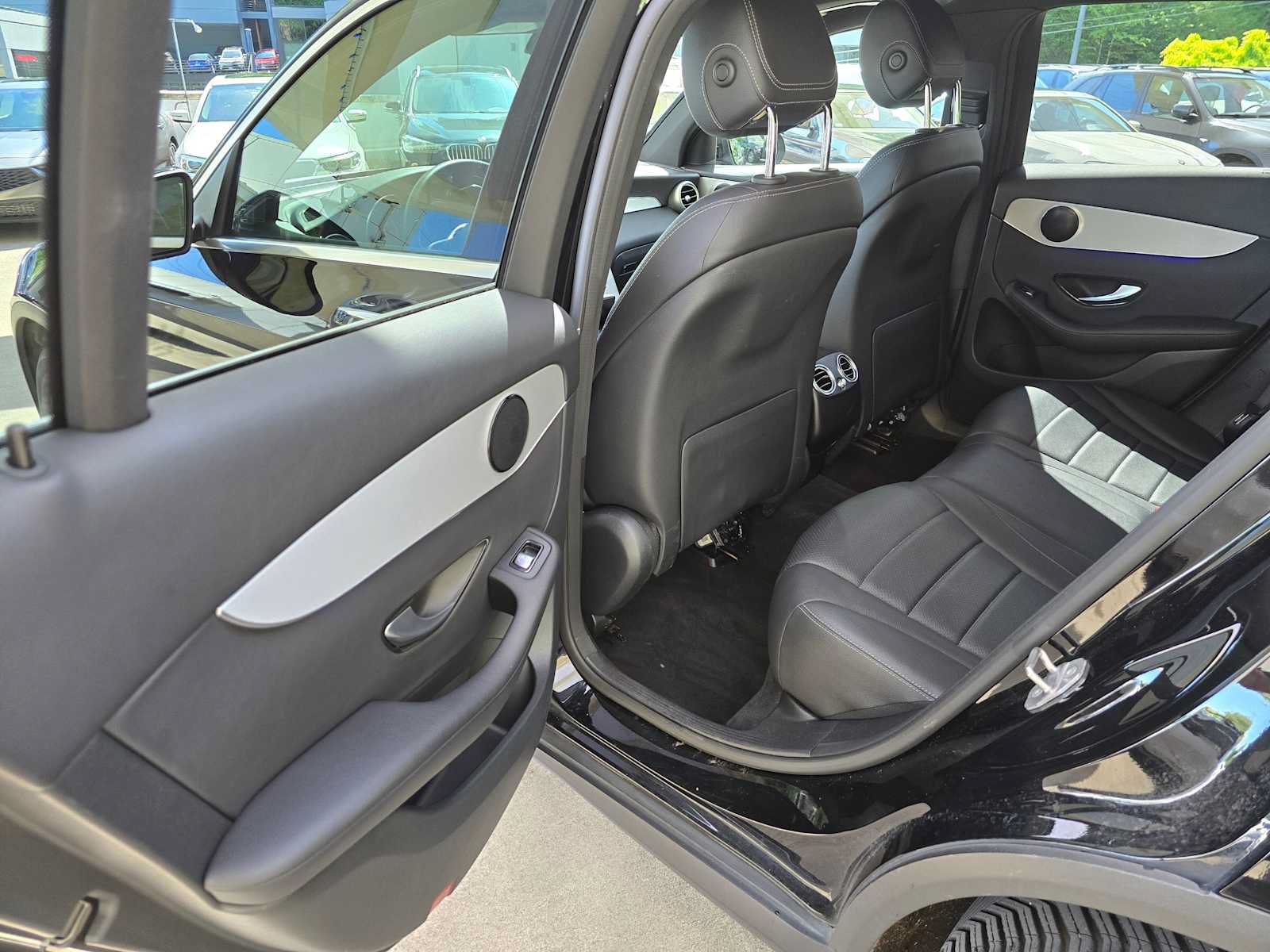 Used 2021 Mercedes-Benz GLC 300 4MATIC image 20