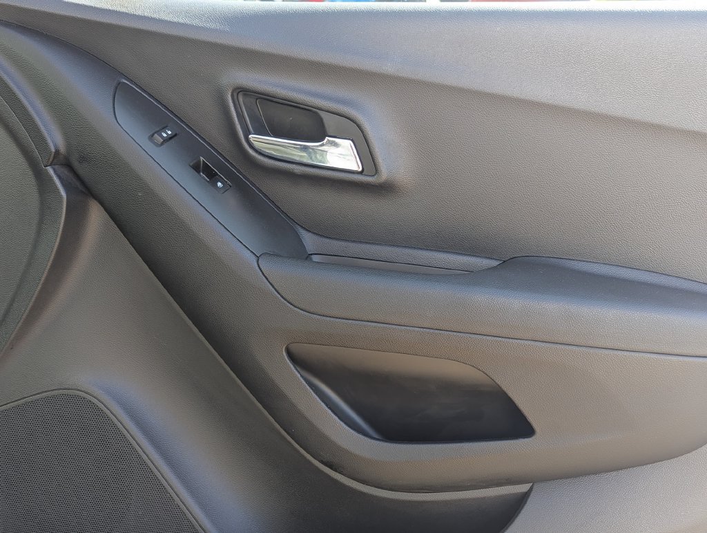 Used 2016 Chevrolet Trax LS FWD image 26