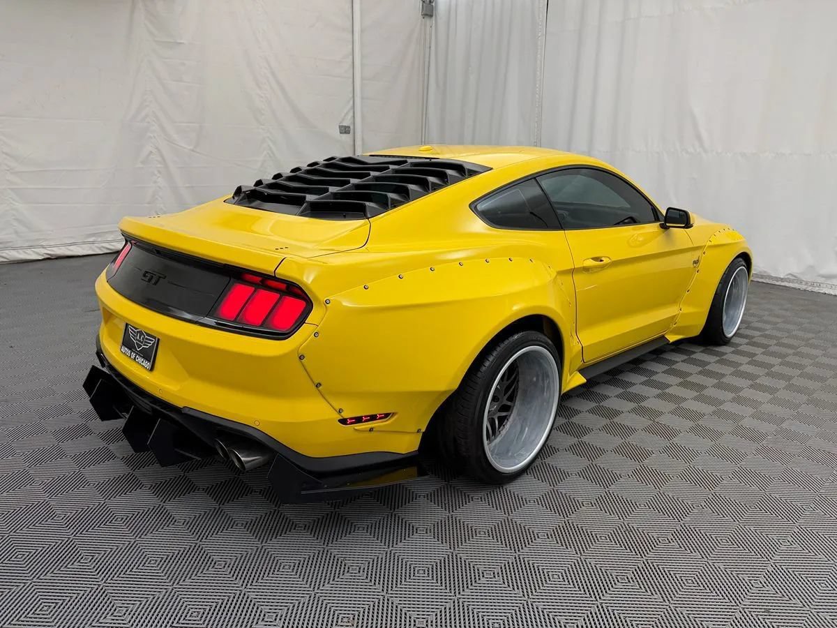 Used 2018 Ford Mustang GT Premium w/ GT Performance Package RWD image 5
