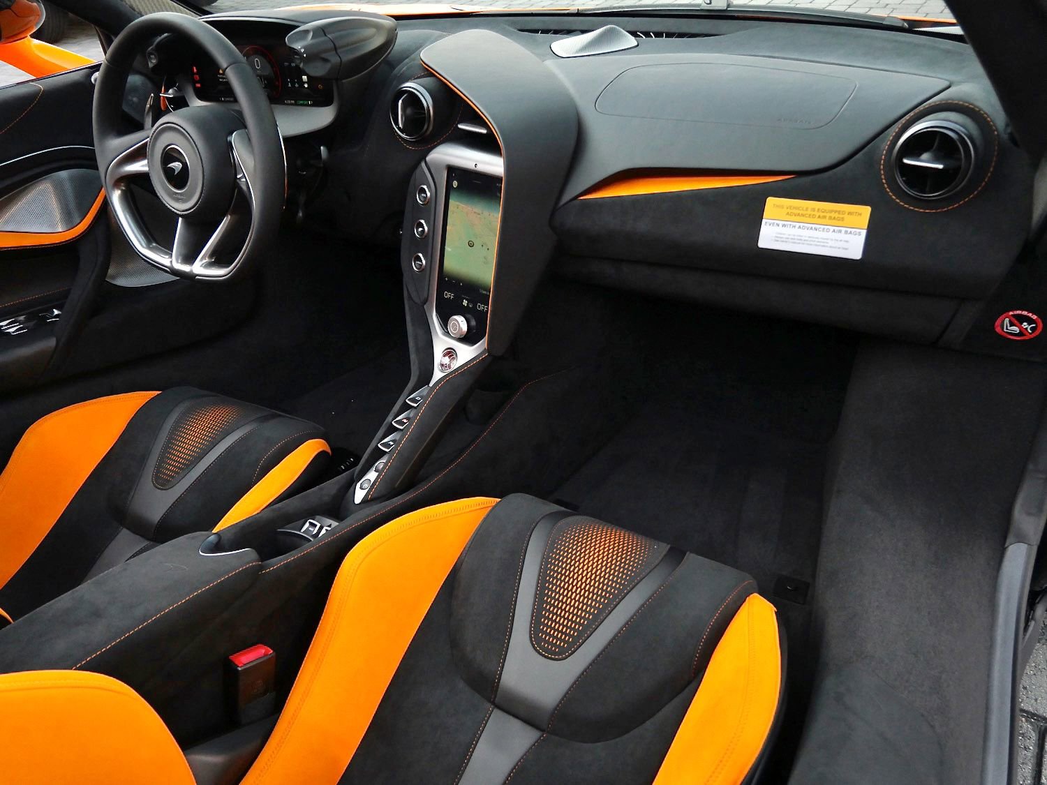 Used 2024 McLaren 750S Spider RWD image 10