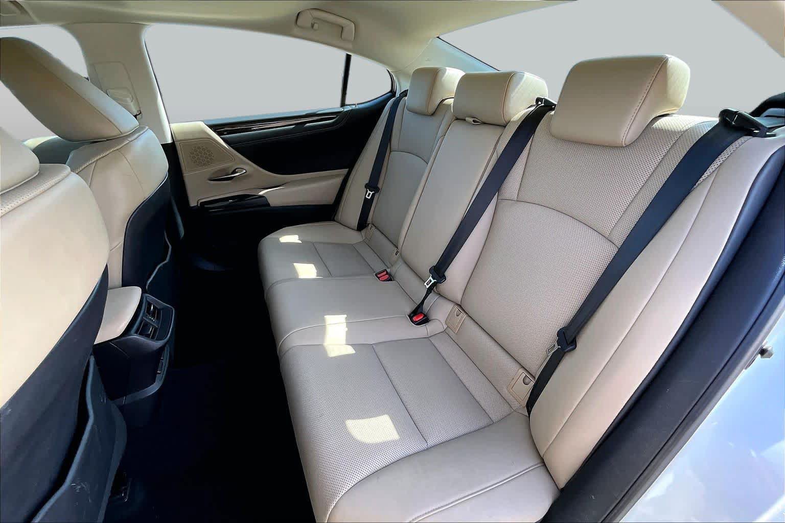 Used 2019 Lexus ES 350 w/ Premium Package FWD image 21