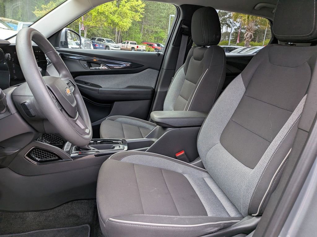Used 2024 Chevrolet TrailBlazer LT w/ Driver Confidence Package image 20