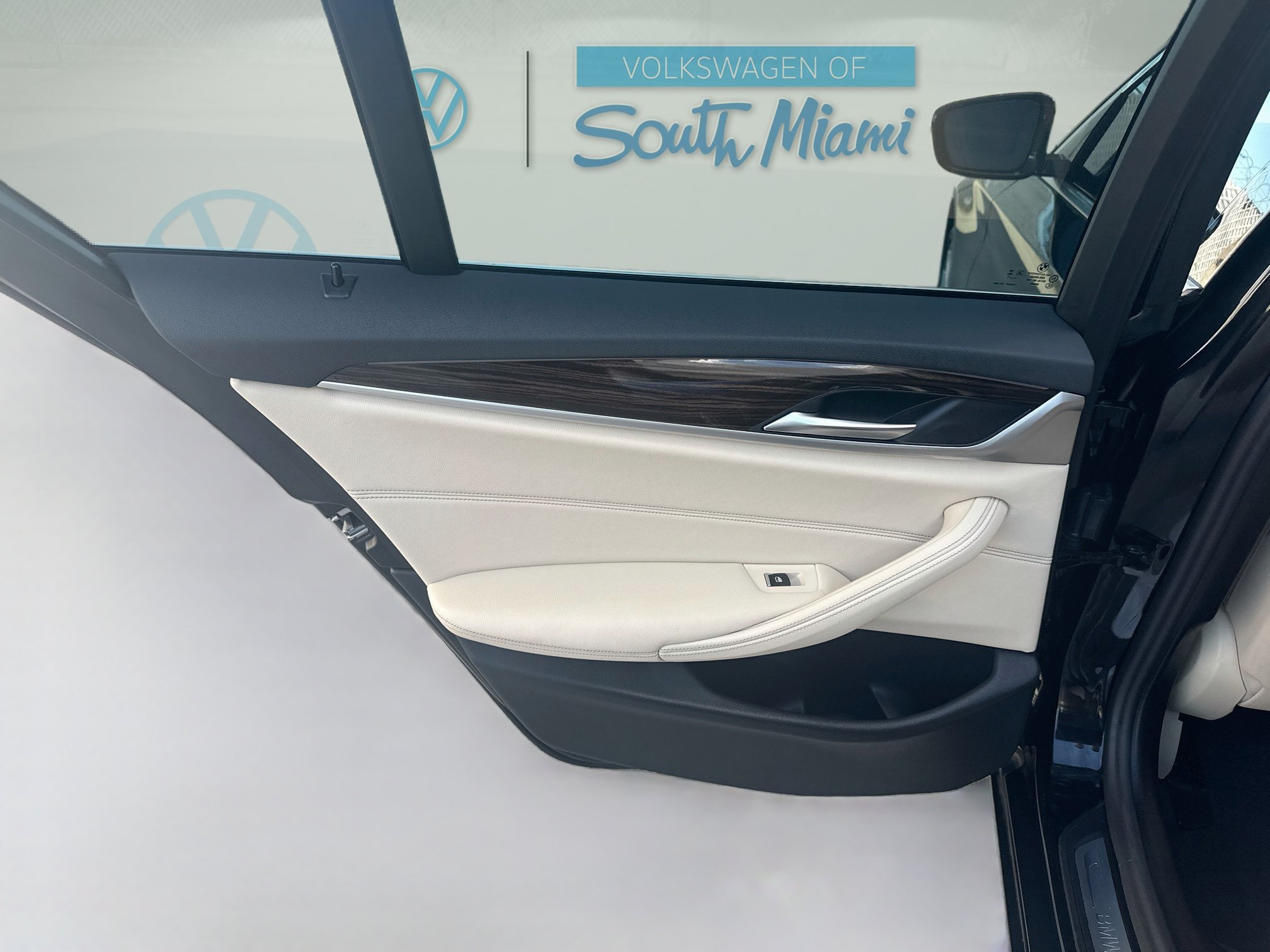 Used 2023 BMW 530i w/ Convenience Package RWD image 26