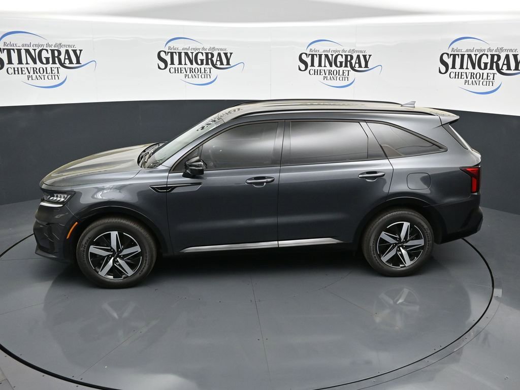 Used 2023 Kia Sorento EX image 12