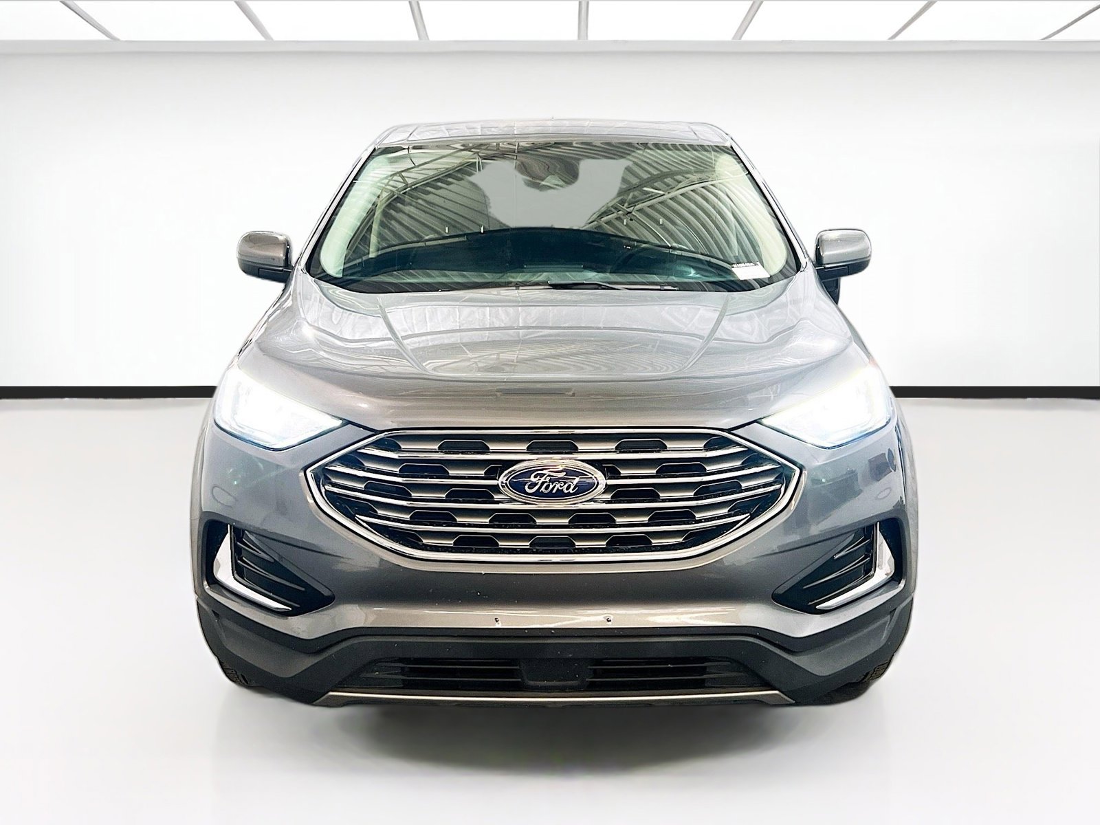 Used 2022 Ford Edge SEL image 2