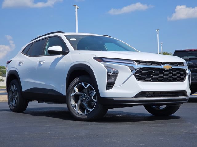 New 2026 Chevrolet Trax LT w/ LT Convenience Package FWD image 2