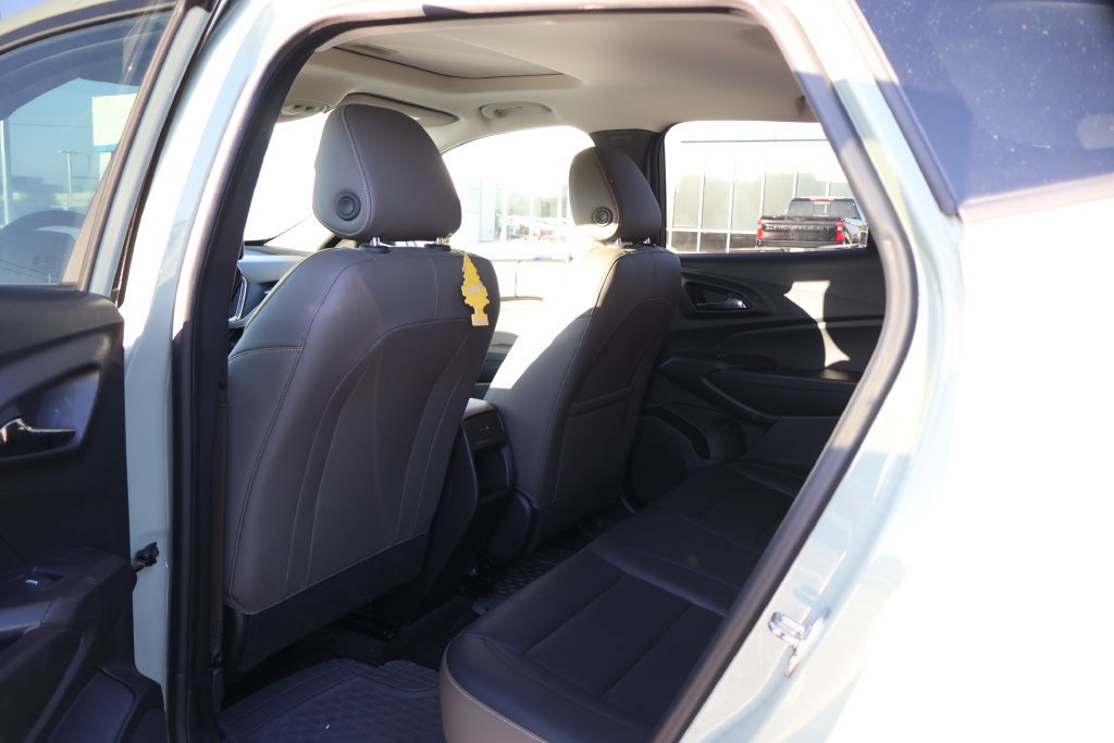 Used 2024 Chevrolet Trax ACTIV w/ Sunroof Package FWD image 32