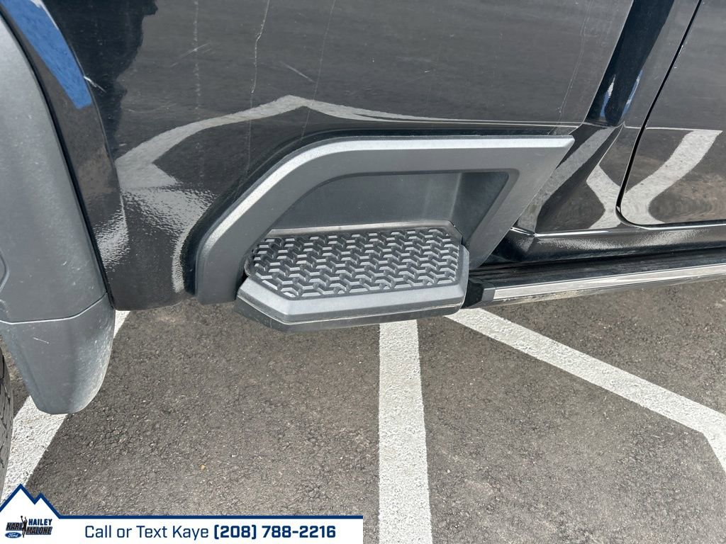 Used 2023 GMC Sierra 3500 Denali w/ Denali Ultimate Package image 9