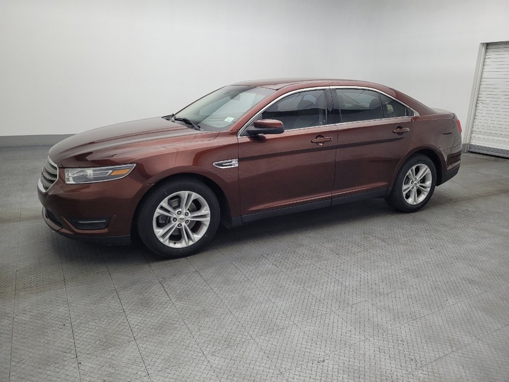 Used 2015 Ford Taurus SEL image 2