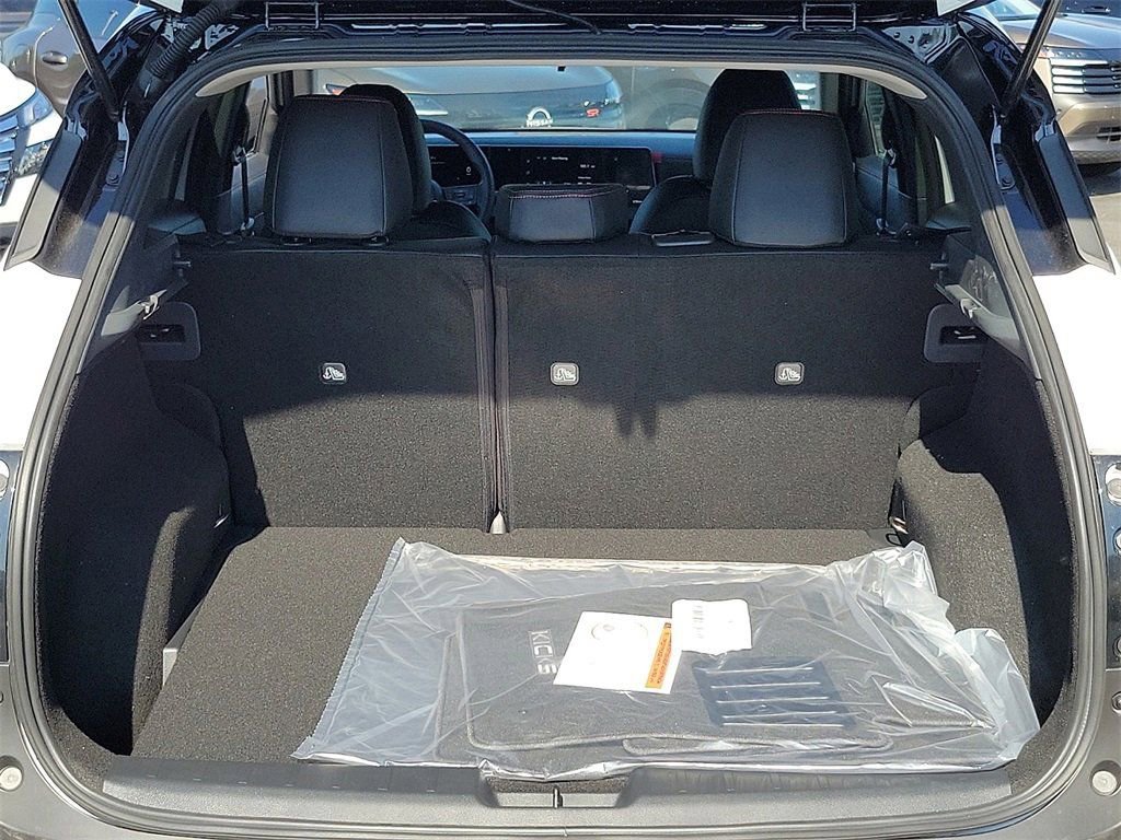 New 2026 Nissan Kicks SR image 15
