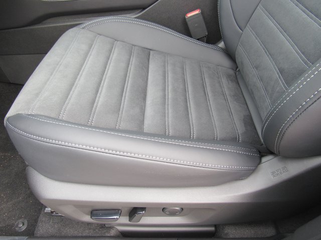 New 2026 Mitsubishi Outlander SE FWD image 13