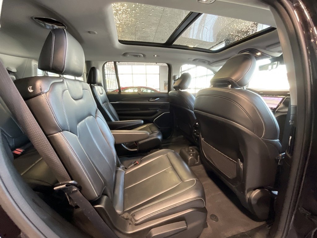 Used 2022 Jeep Grand Cherokee L Limited w/ Luxury Tech Group II image 21