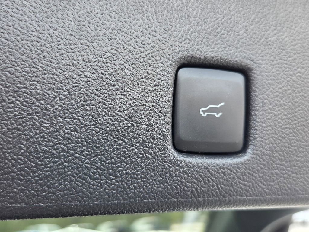 Used 2025 Ford Escape ST-Line w/ Tech Pack #1 image 12