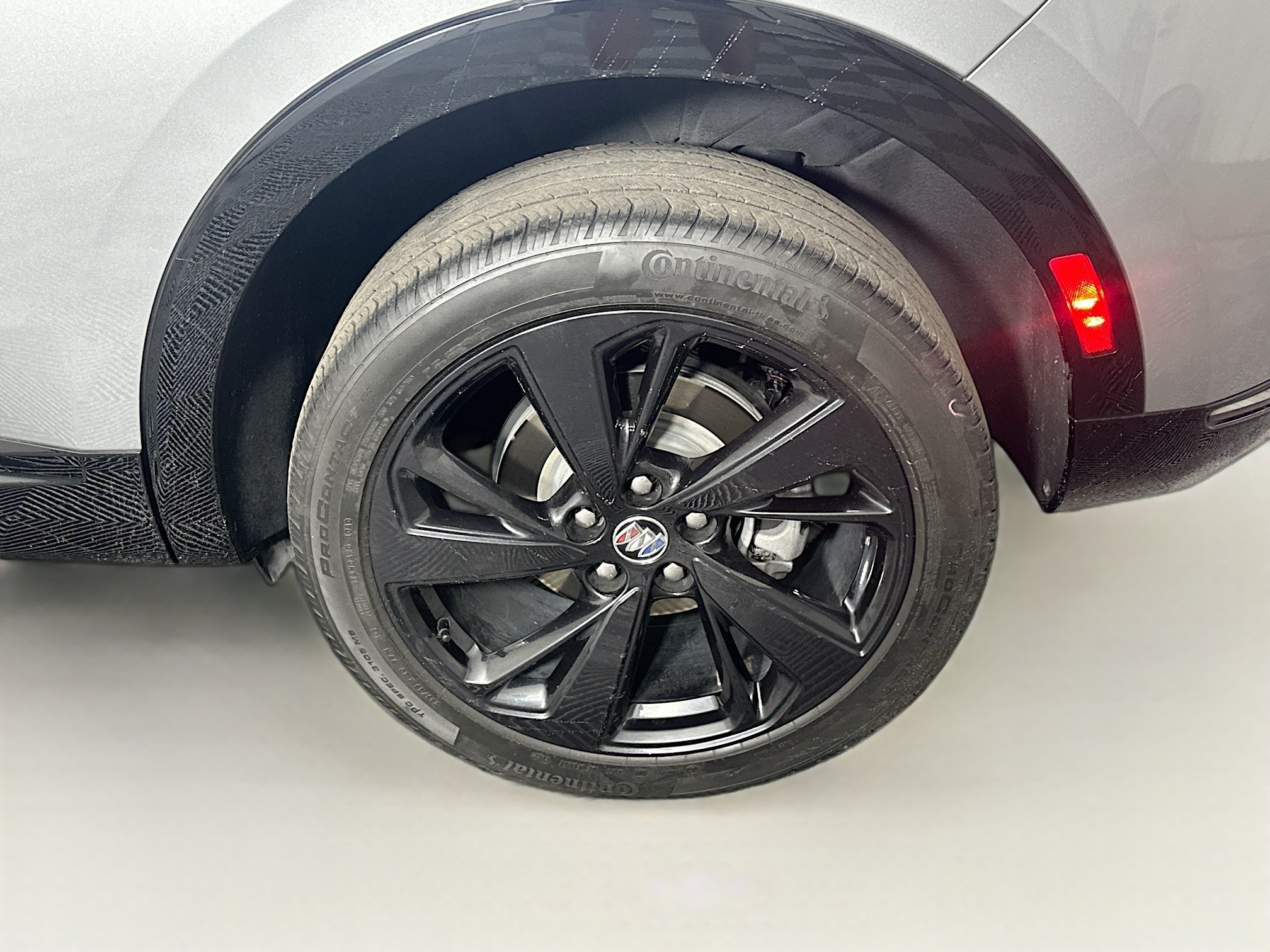 Used 2023 Buick Envision Essence w/ Sport Touring Package FWD image 11