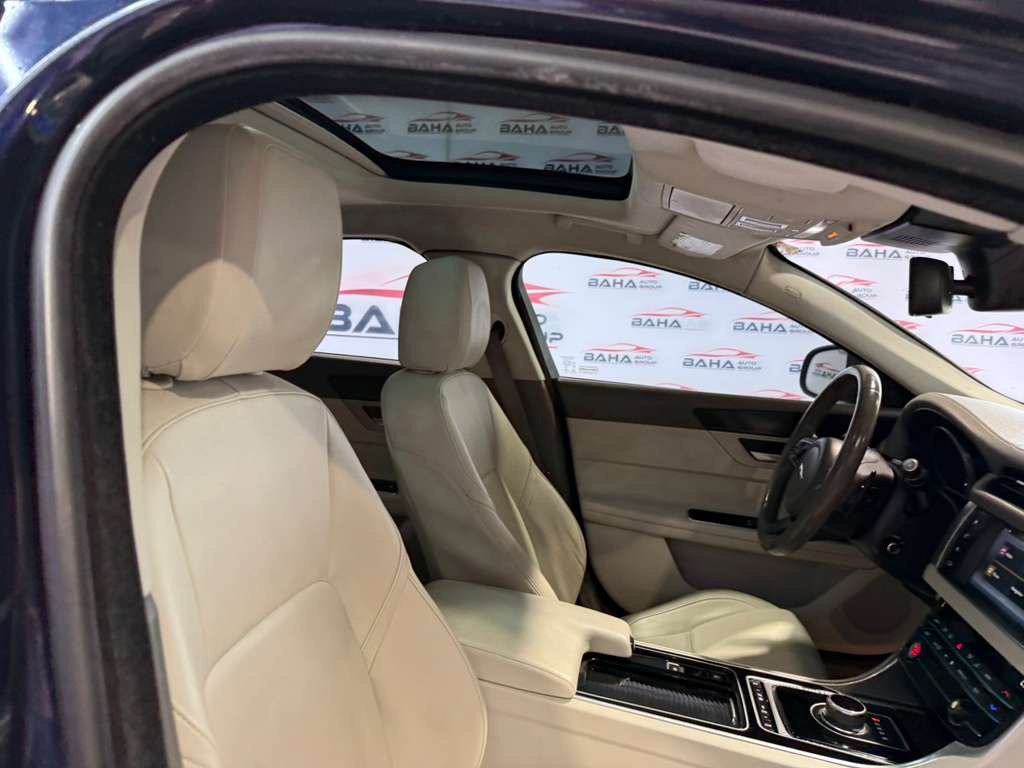 Used 2018 Jaguar XF Premium AWD/4WD image 47