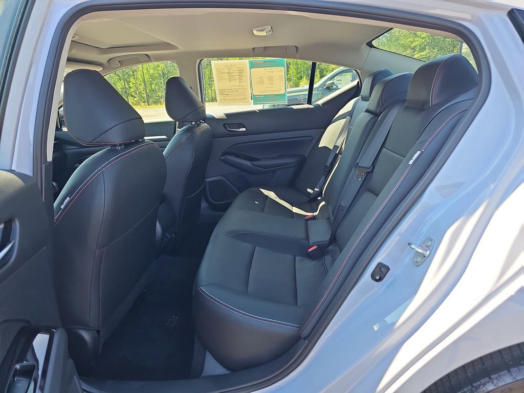 Used 2024 Nissan Altima 2.5 SR w/ SR Premium Package image 18