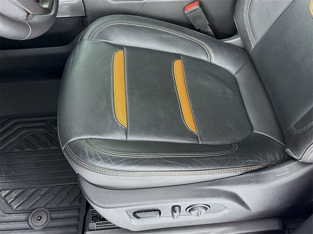 Used 2020 GMC Sierra 2500 AT4 w/ AT4 Premium Package image 13