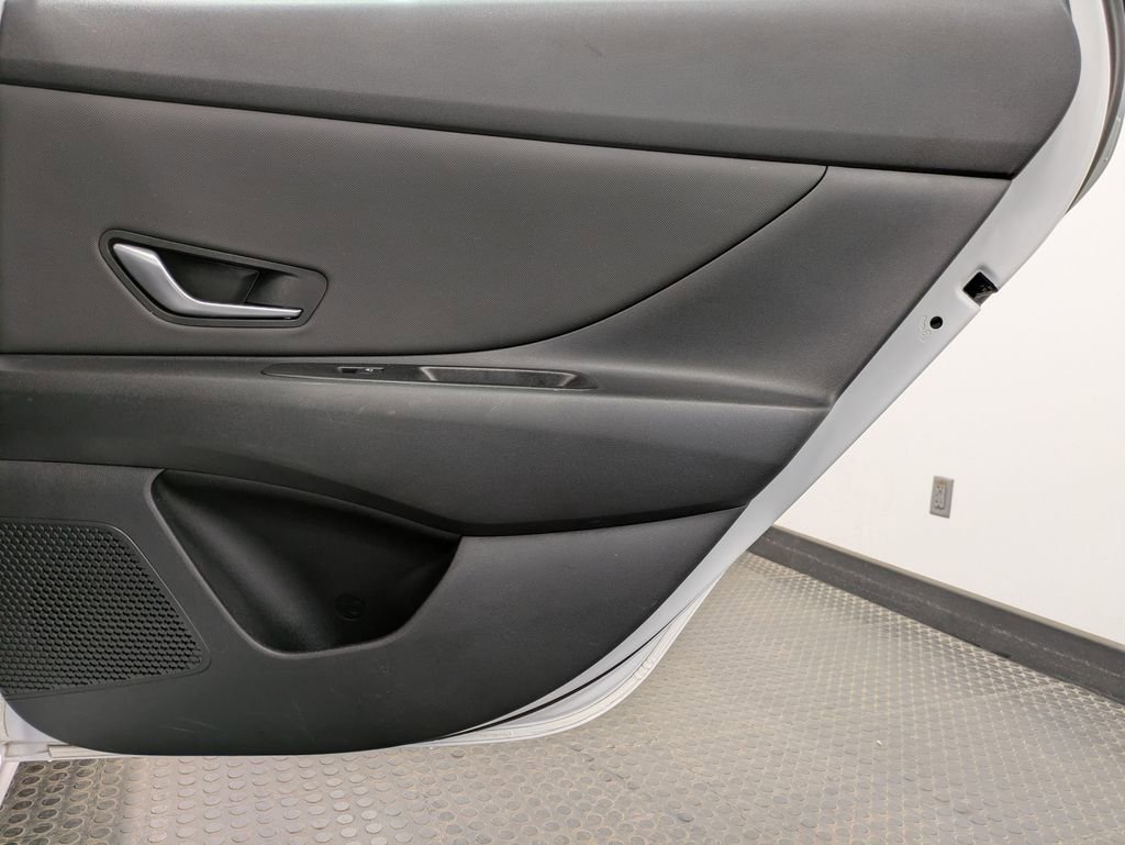 Certified 2021 Hyundai Elantra SEL w/ Convenience + Premium Package FWD image 25