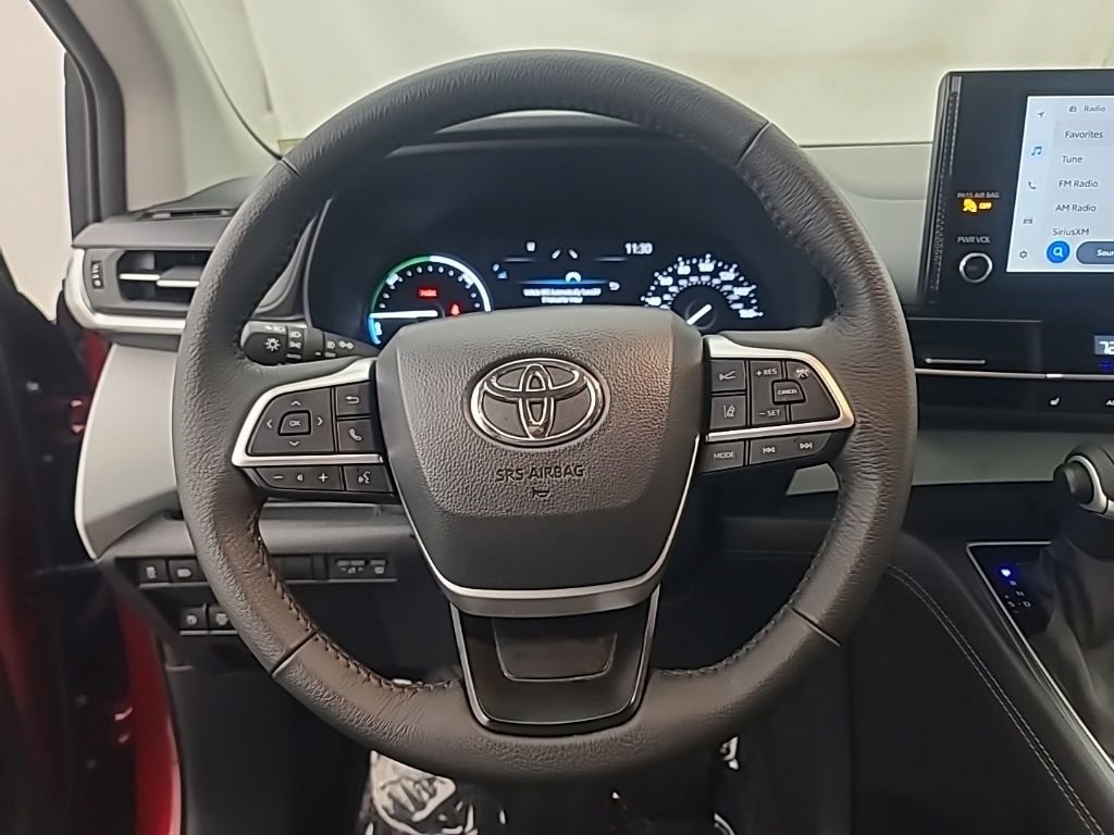 Used 2026 Toyota Sienna XLE image 36