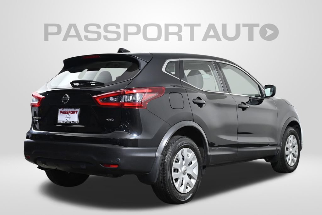 Used 2020 Nissan Rogue Sport S image 9