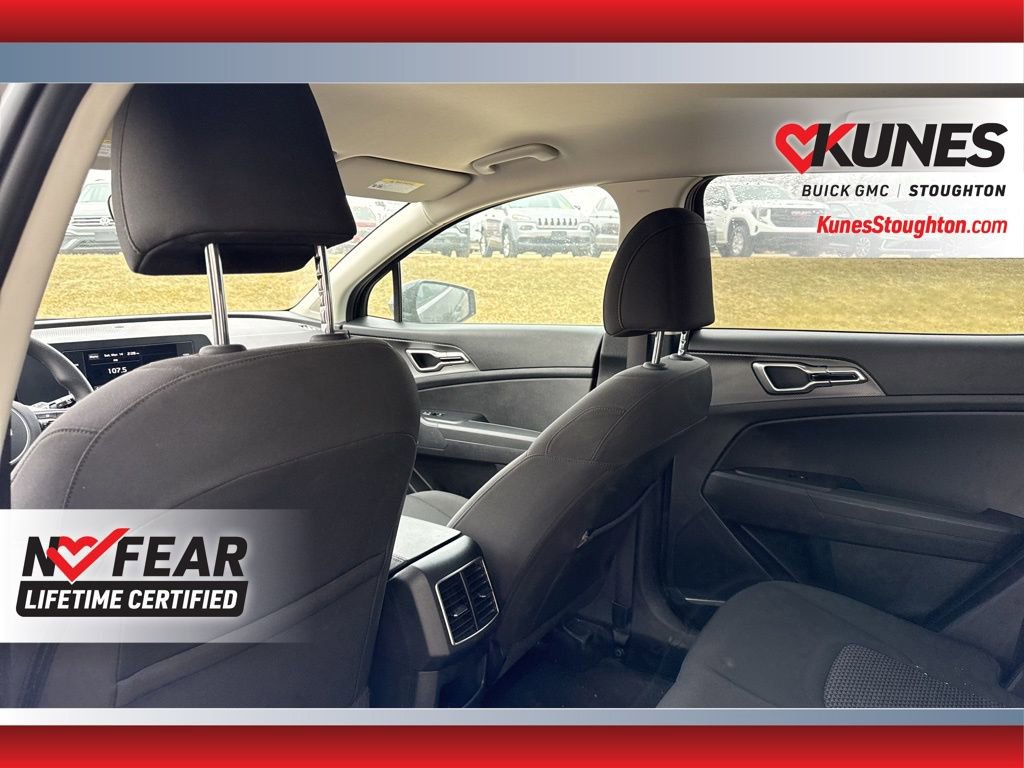 Used 2025 Kia Sportage LX image 37