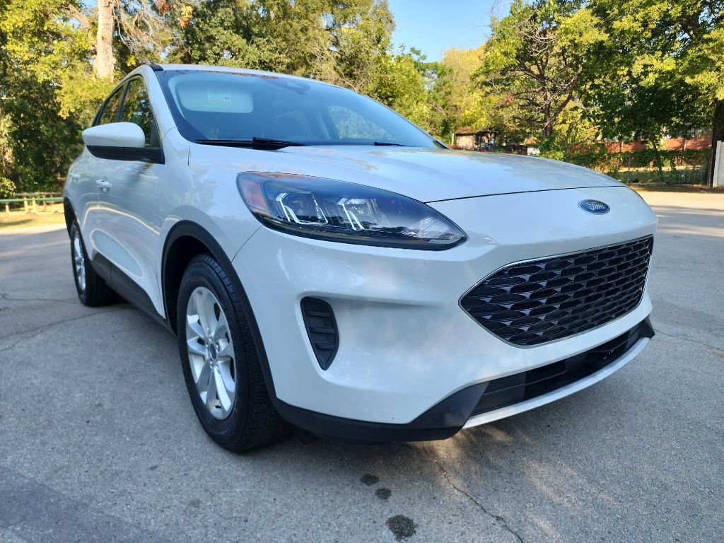 Used 2021 Ford Escape SE video 1