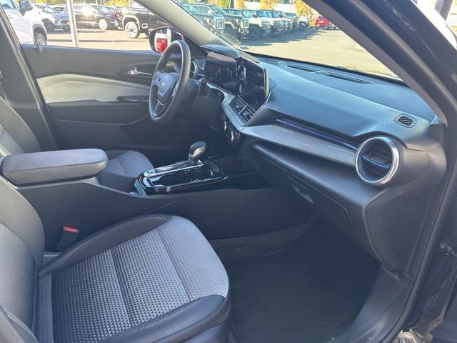 Used 2024 Chevrolet Trax LT image 29