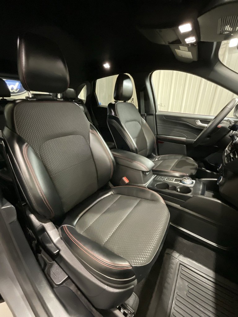 Used 2025 Ford Escape ST-Line image 12