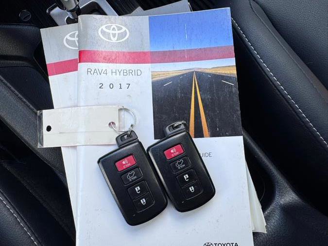 Used 2017 Toyota RAV4 Limited image 22