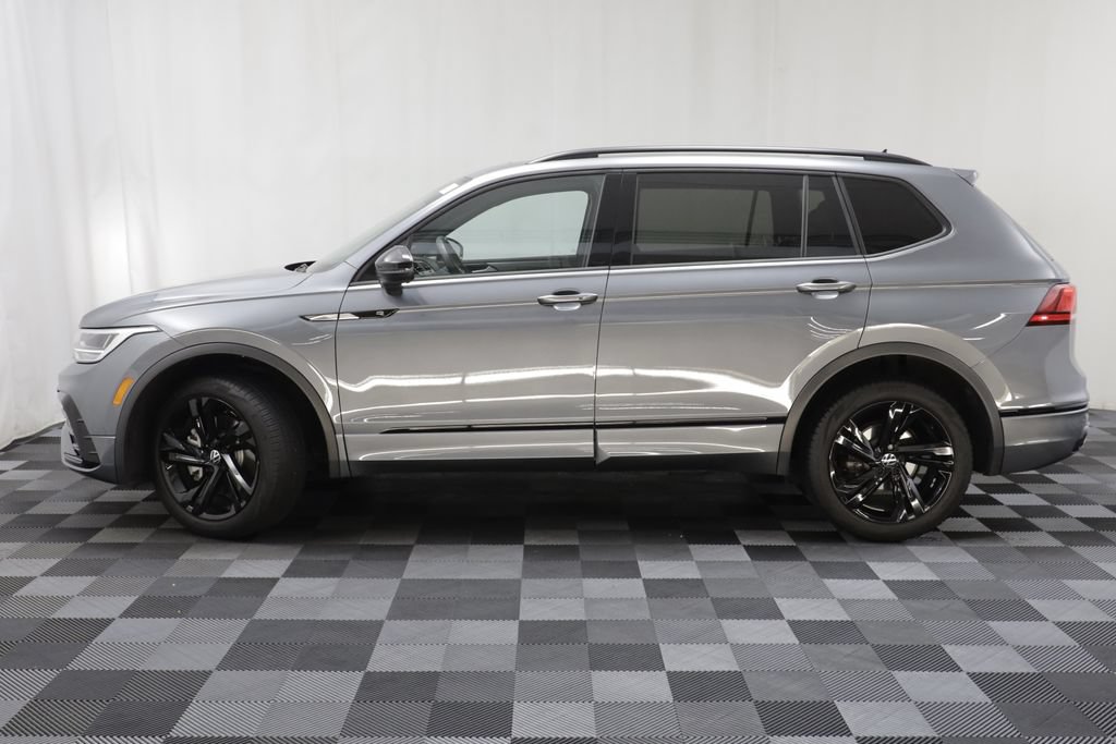 Certified 2023 Volkswagen Tiguan SE R-Line AWD/4WD image 4