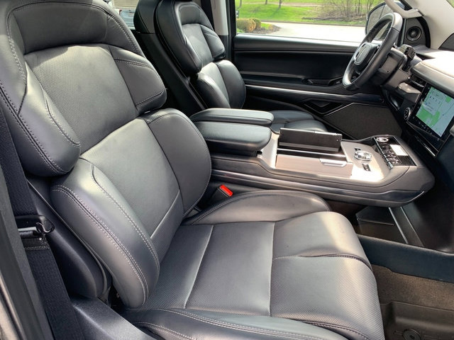 Certified 2025 Lincoln Navigator L Reserve AWD/4WD image 12
