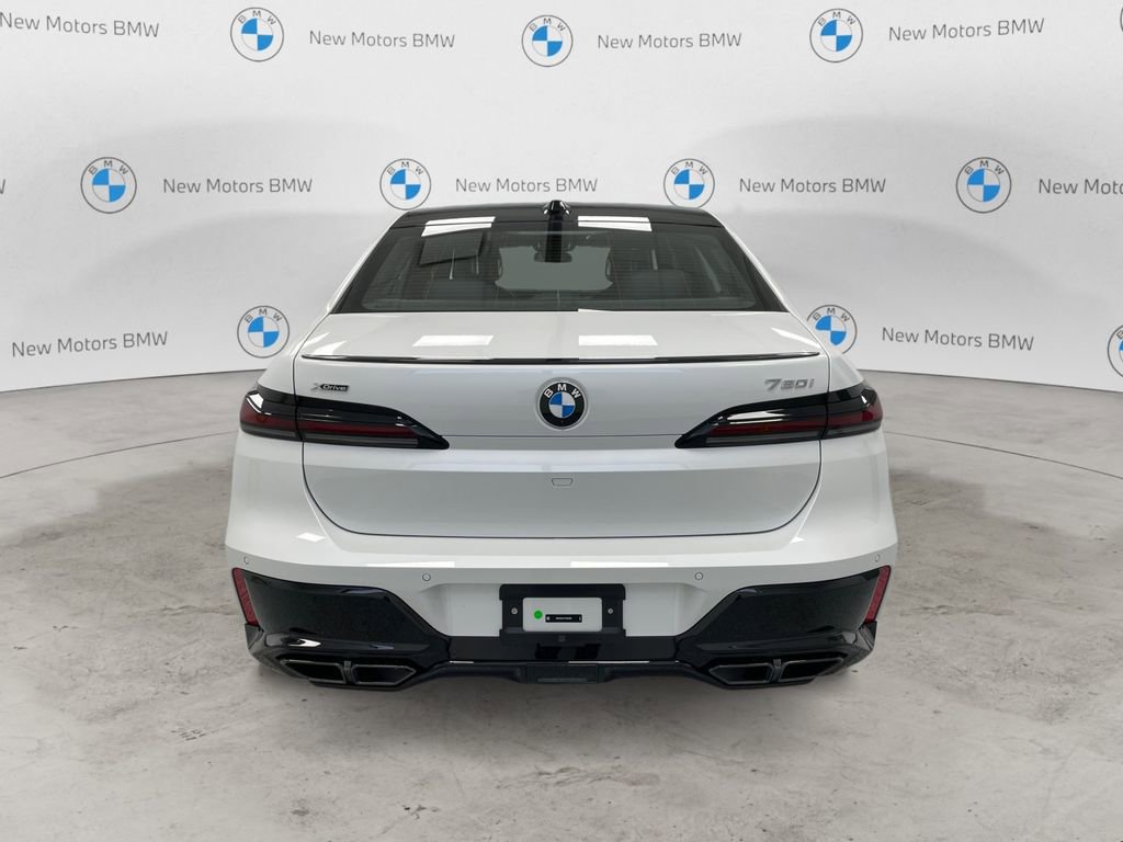 New 2026 BMW 760i xDrive w/ Premium Package image 3