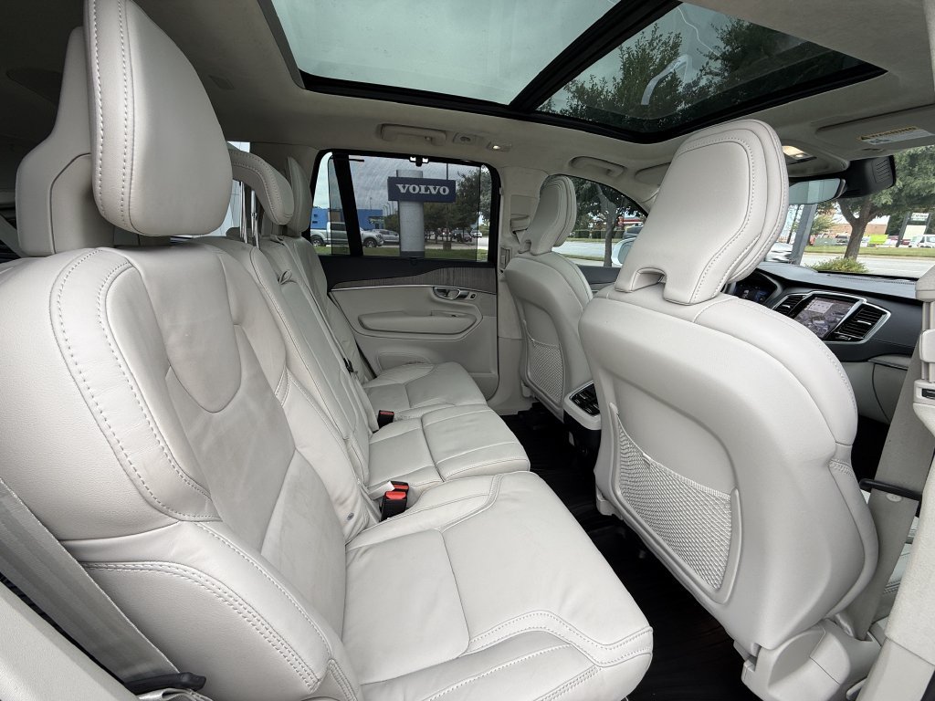 Certified 2025 Volvo XC90 B5 Ultra w/ Lounge Package AWD/4WD image 17