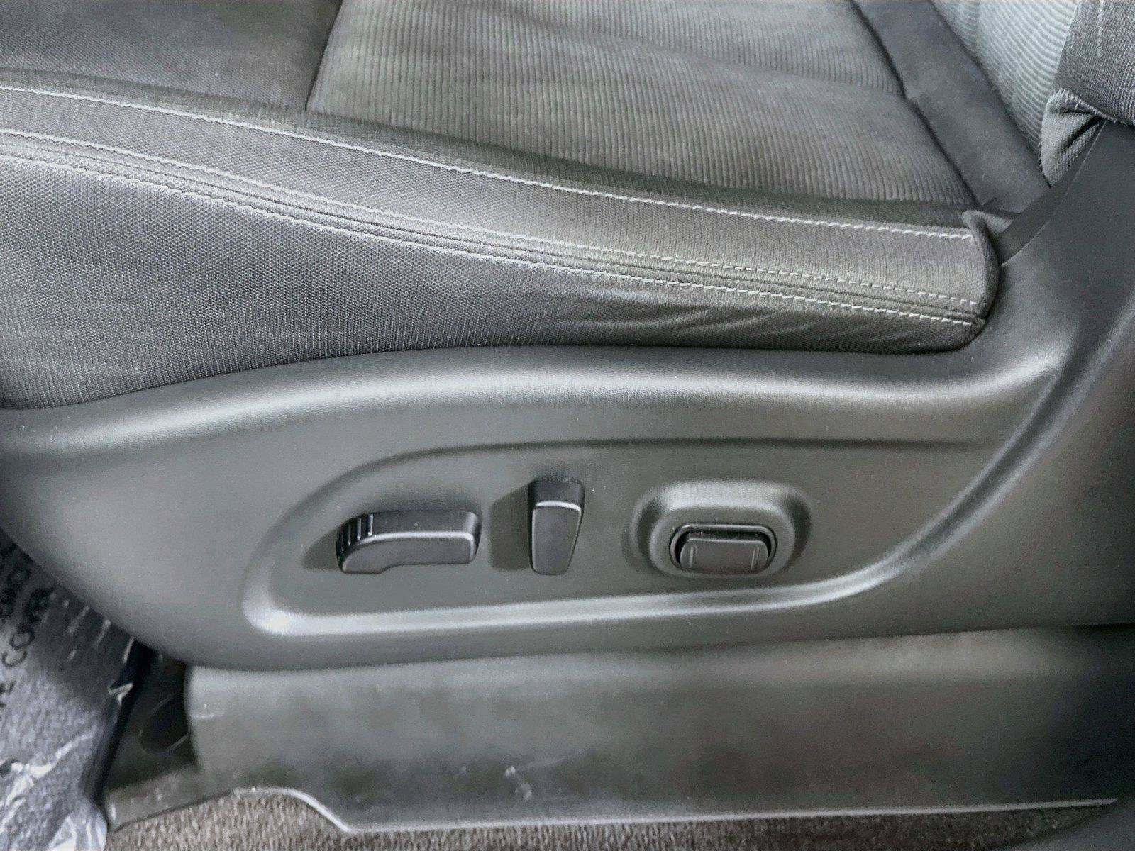 Used 2021 Nissan Titan SV w/ SV Convenience Package RWD image 27