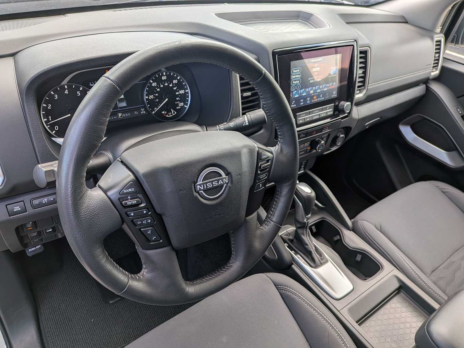 Used 2024 Nissan Frontier SV w/ SV Convenience Package AWD/4WD image 2